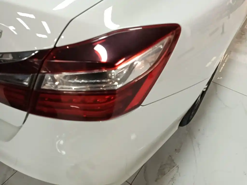 Honda Accord 2018 — фото 8