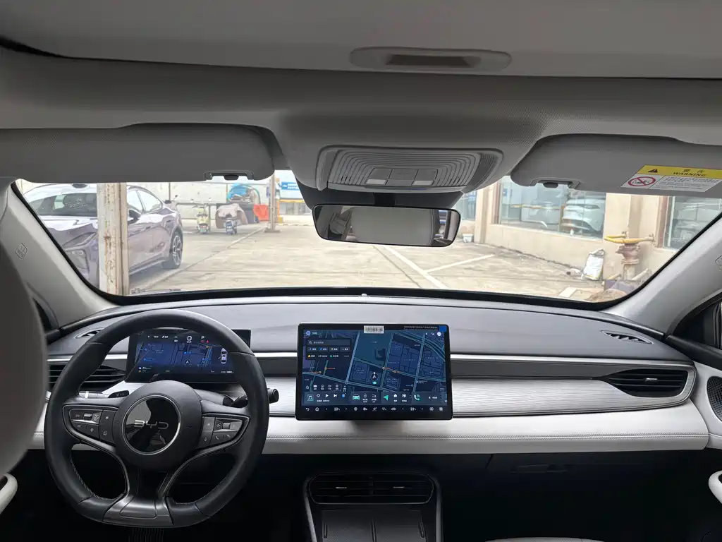 BYD Seal 05 DM-i 2025 — фото 12
