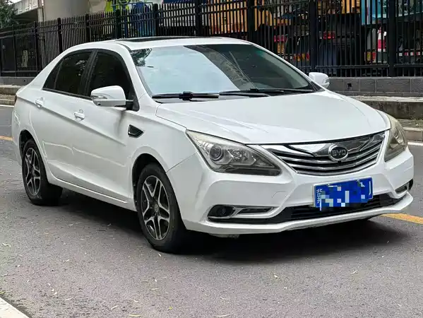 BYD G5 2015