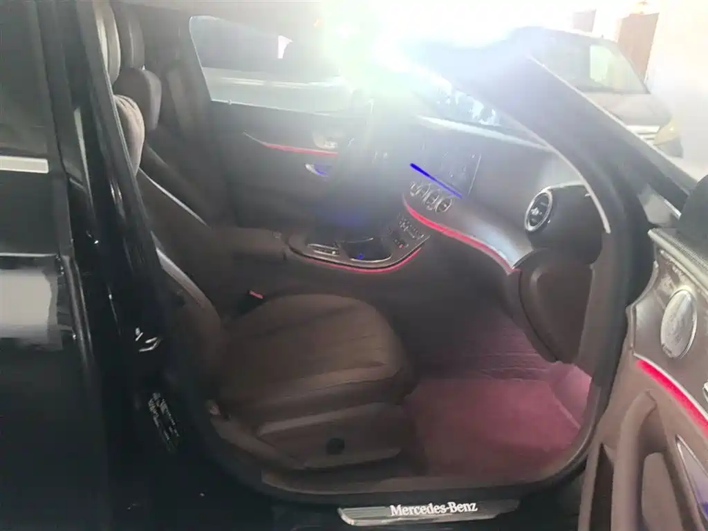 Mercedes-Benz E-Class 2023 — фото 25