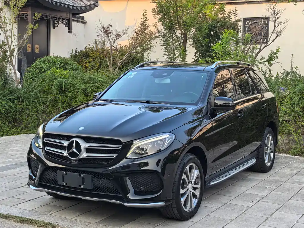 Mercedes-Benz GLE 2016 — фото 1