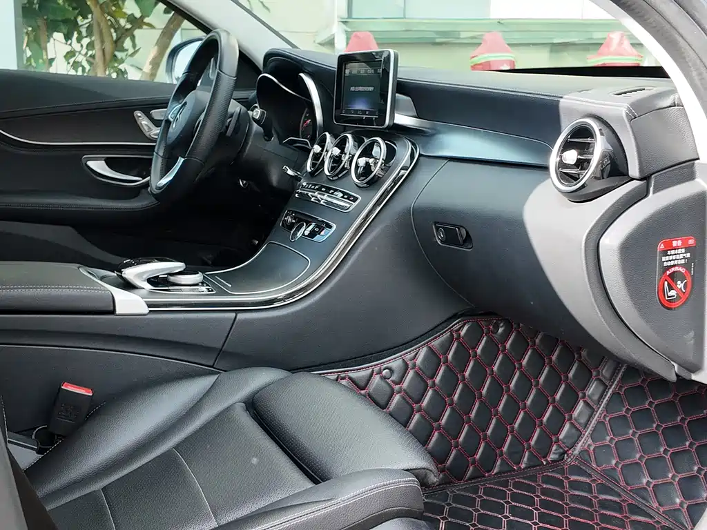 Mercedes-Benz C-Class 2018 — фото 12
