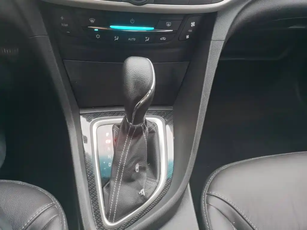 Buick Excelle GT 2015 — фото 10