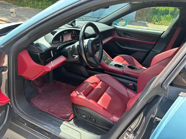 Porsche Taycan 2021