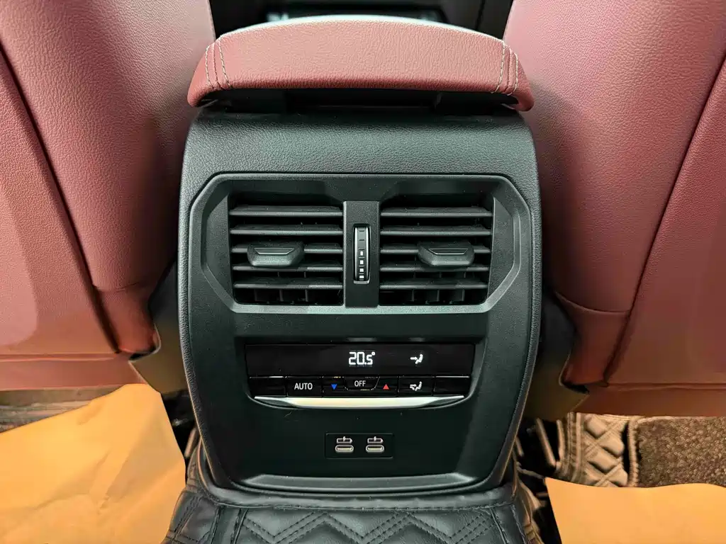 BMW 3 Series 2025 — фото 17