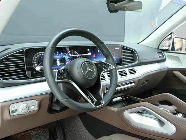 Mercedes-Benz GLS 2024
