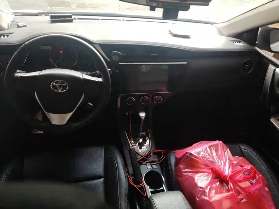 Toyota Corolla 2018 — фото 12