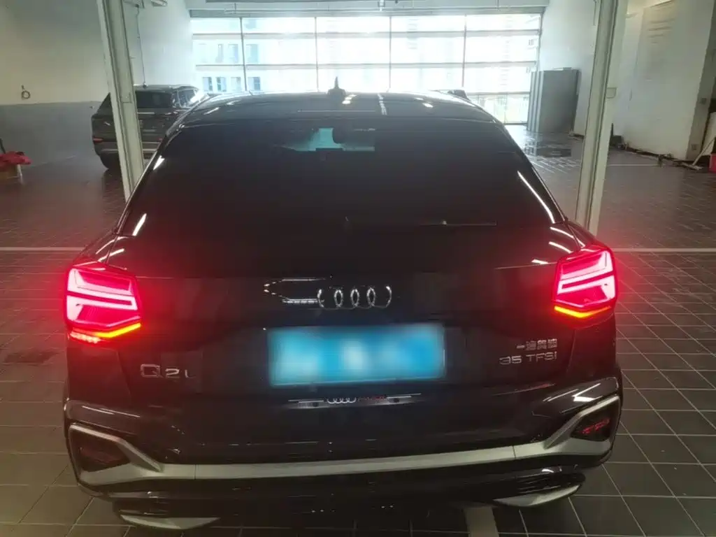Audi Q2L 2023