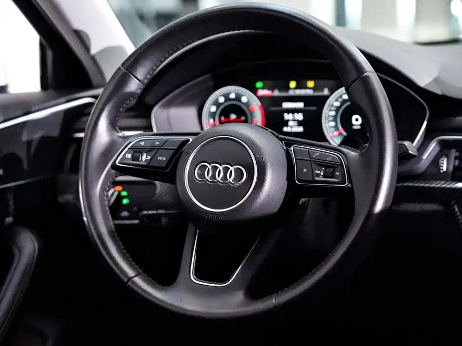 Audi A4L 2022 — фото 13