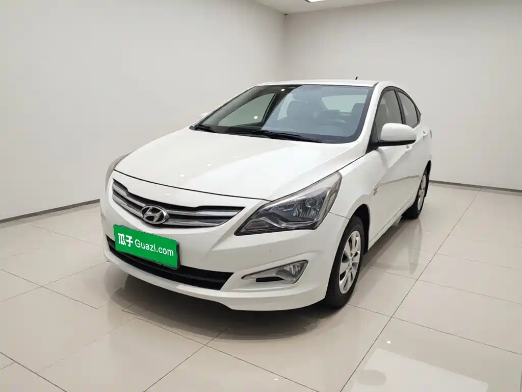 Hyundai Accent 2015