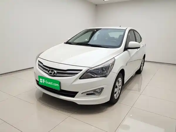Hyundai Accent 2015