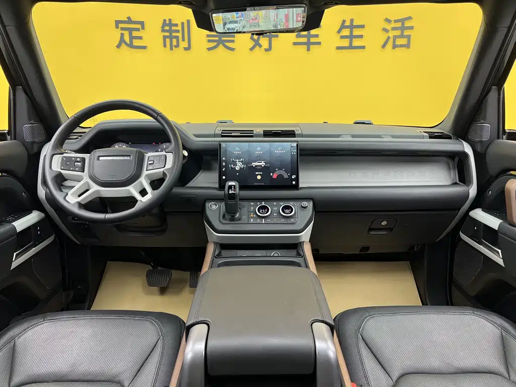 Land Rover Defender 2023 — фото 13