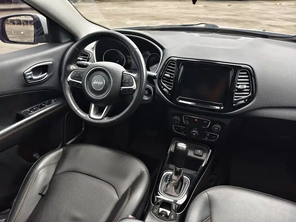 Jeep Compass 2019 — фото 13
