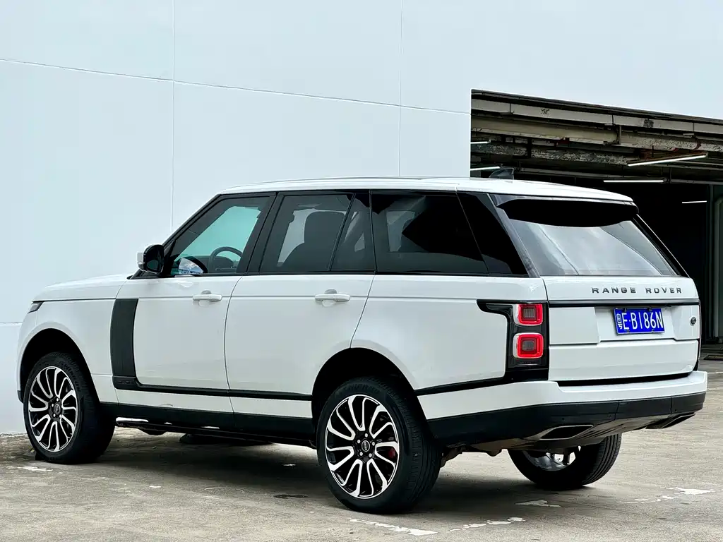 Land Rover Range Rover 2018 — фото 15