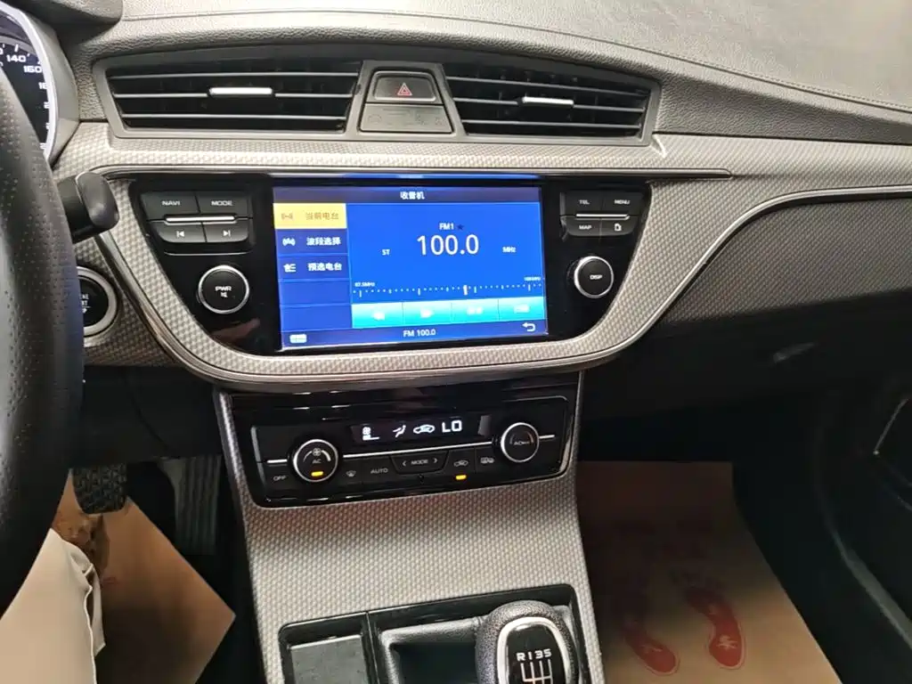 Geely Emgrand GS 2017 — фото 13