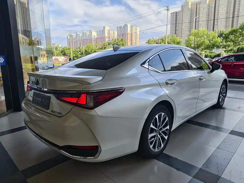 Lexus ES 2024 — фото 7