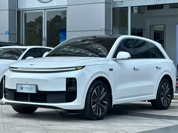 Li Auto L6 2025