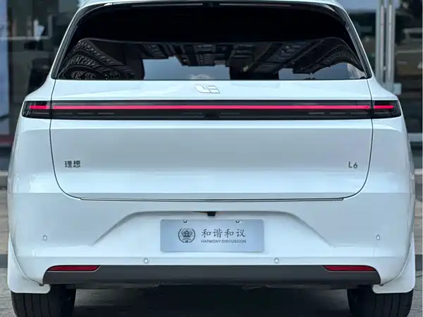 Li Auto L6 2025