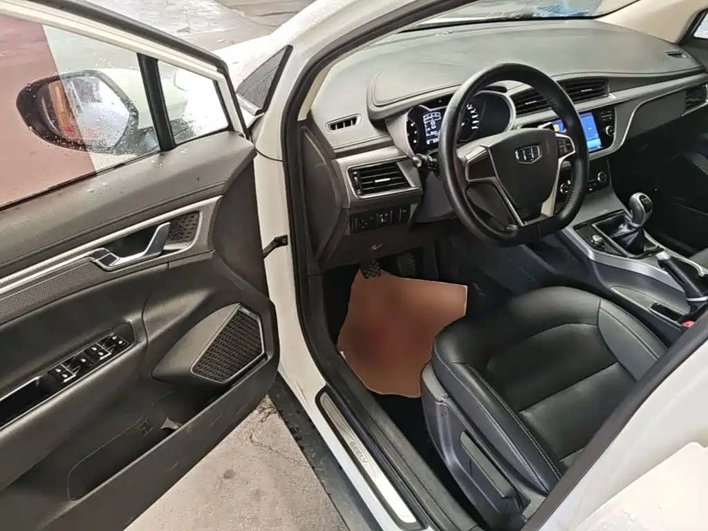 Geely Emgrand GS 2017 — фото 16