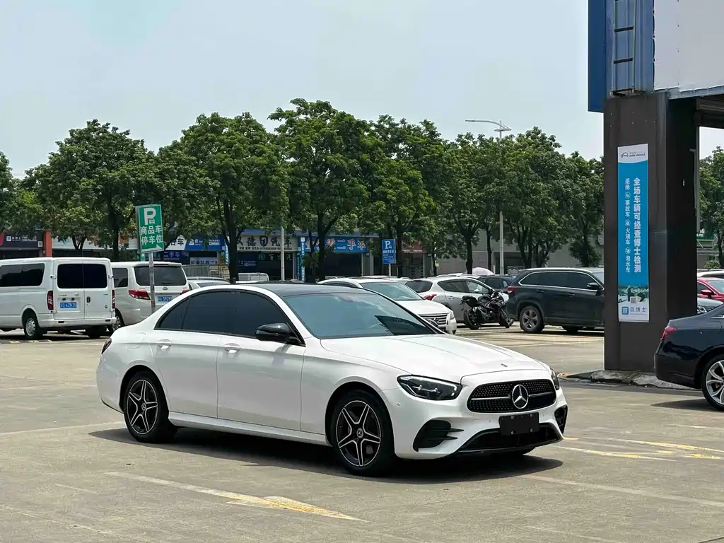 Mercedes-Benz E-Class 2022