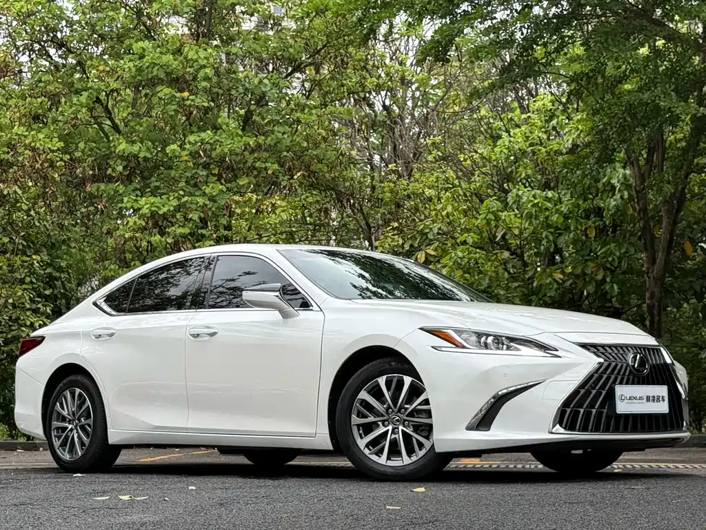 Lexus ES 2023 — фото 3