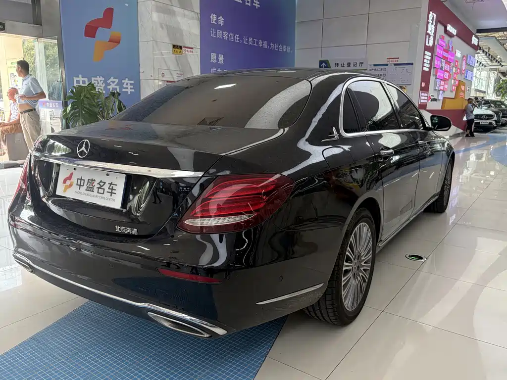 Mercedes-Benz E-Class 2020 — фото 15