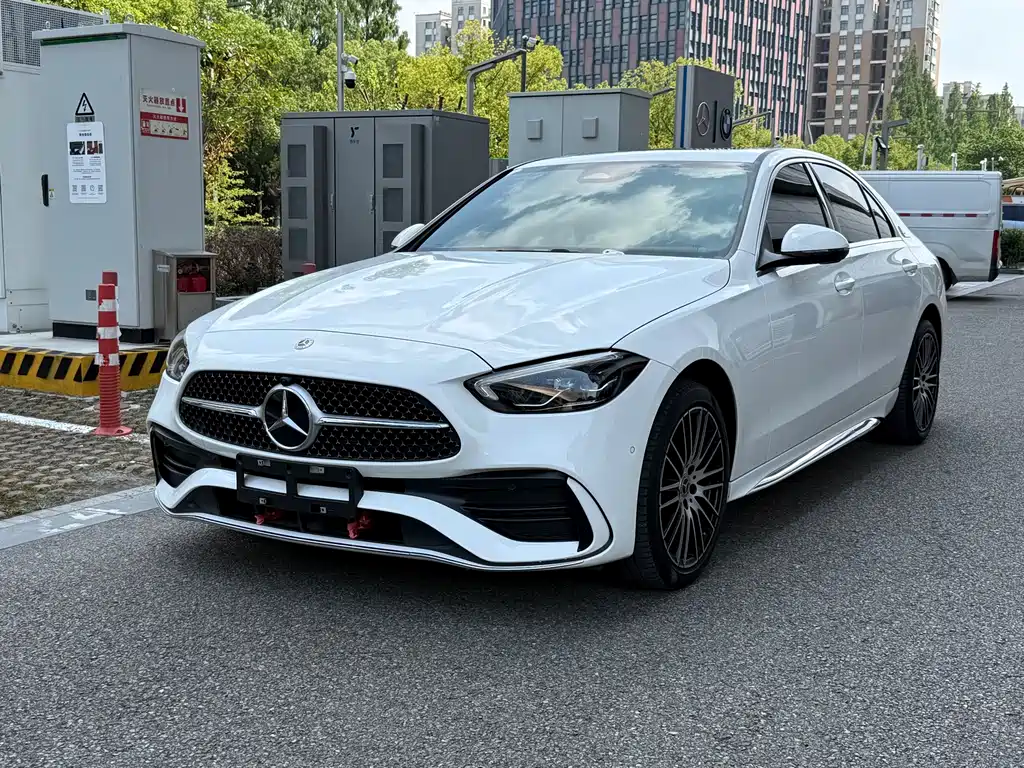 Mercedes-Benz C-Class 2024