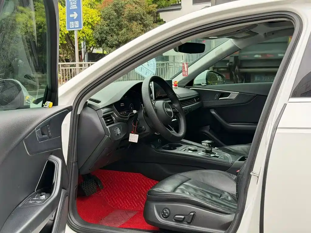 Audi A4L 2018