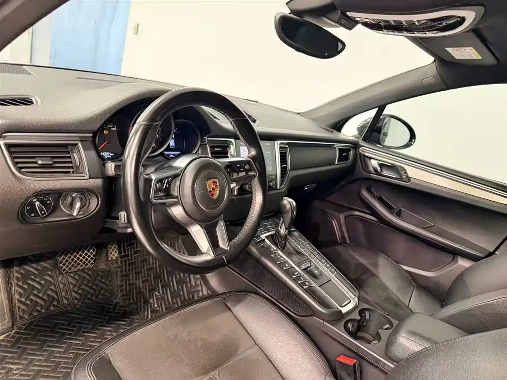 Porsche Macan 2018 — фото 9
