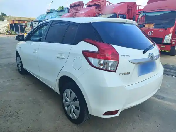 Toyota Yaris L 2015