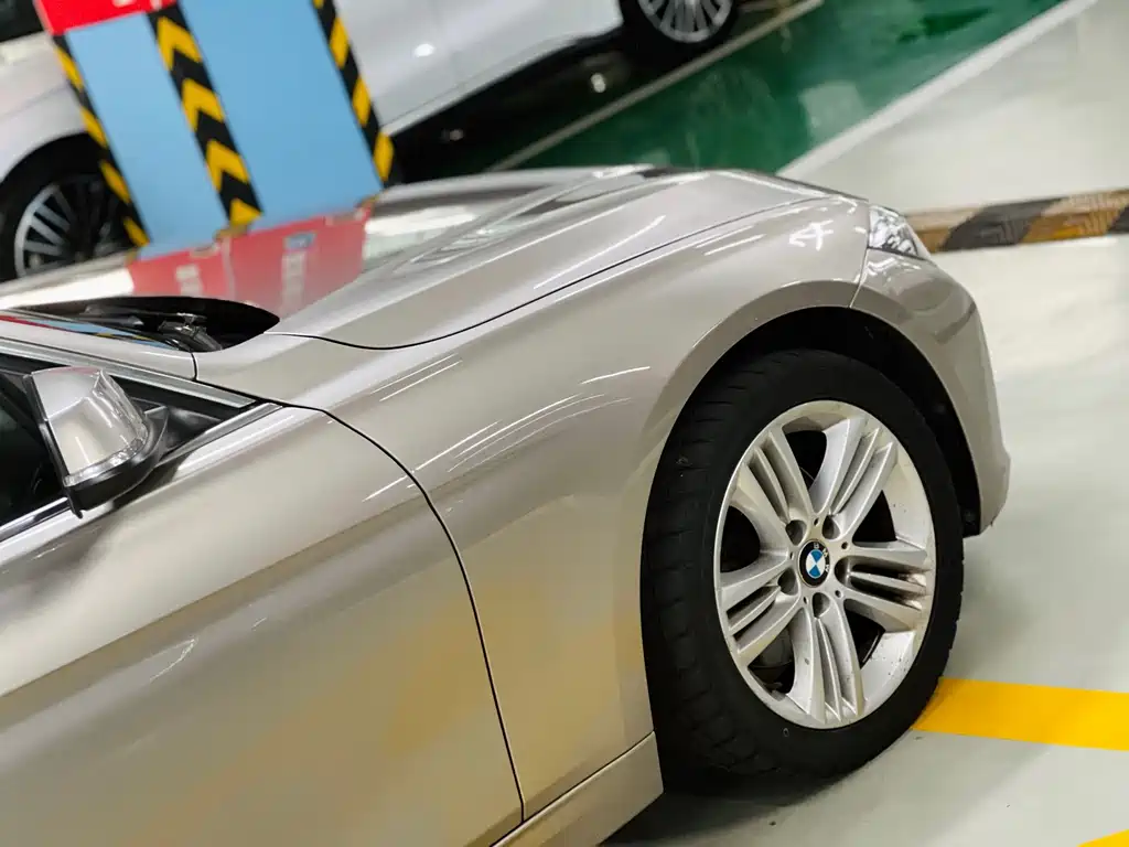 BMW 3 Series 2017 — фото 15