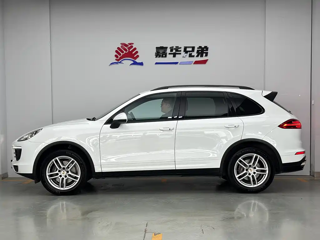 Porsche Cayenne 2015 — фото 8
