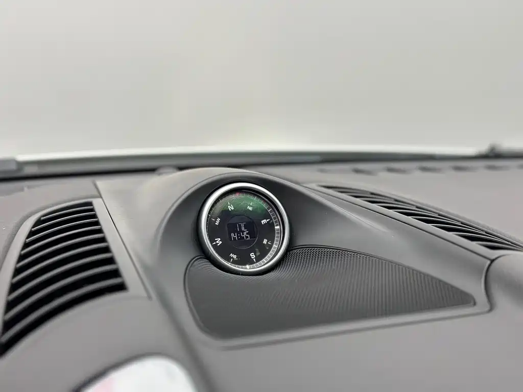 Porsche Cayenne 2015 — фото 28