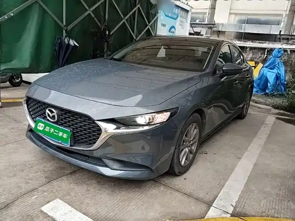 Mazda 3 Axela 2022