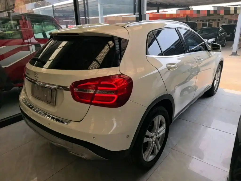 Mercedes-Benz GLA 2015