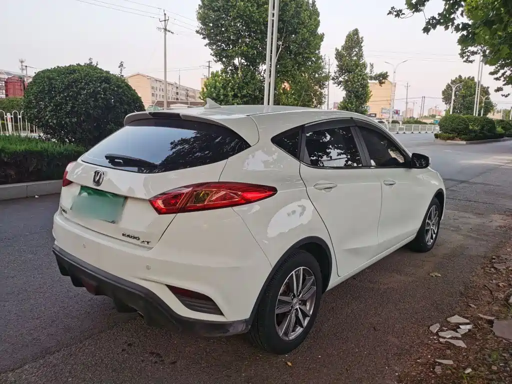 Changan Eado XT 2016 — фото 7