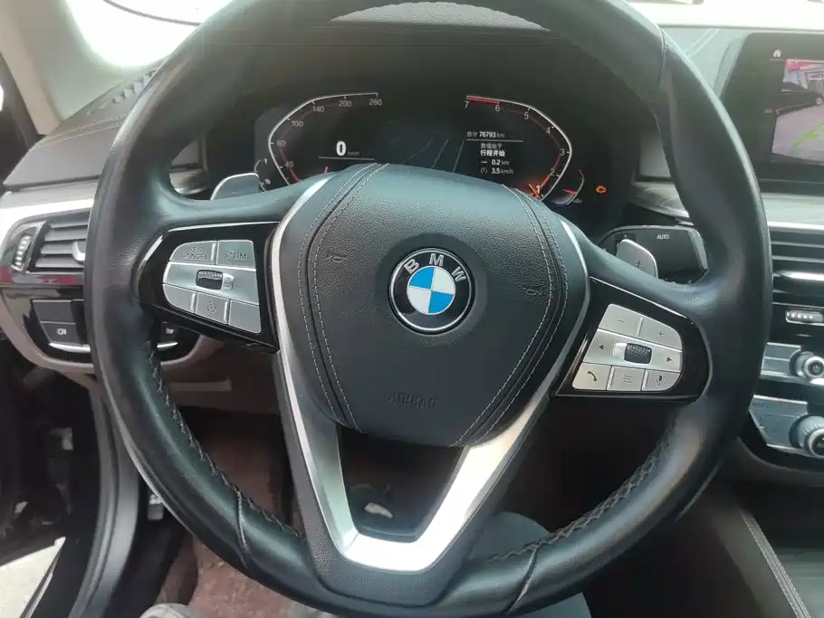 BMW 5 Series 2020 — фото 15