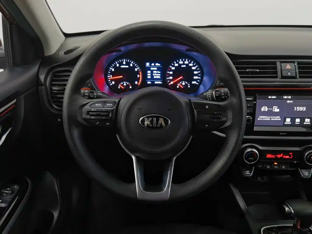 Kia KX CROSS 2018 — фото 11