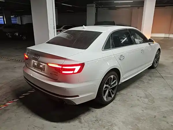 Audi A4L 2018