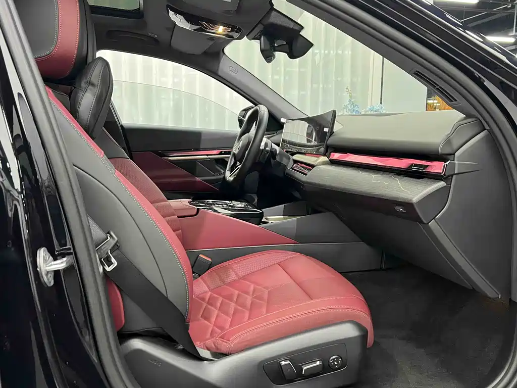 BMW 5 Series 2025
