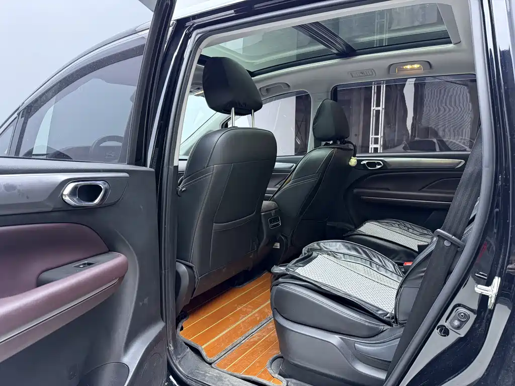GAC Trumpchi M6 2022 — фото 17