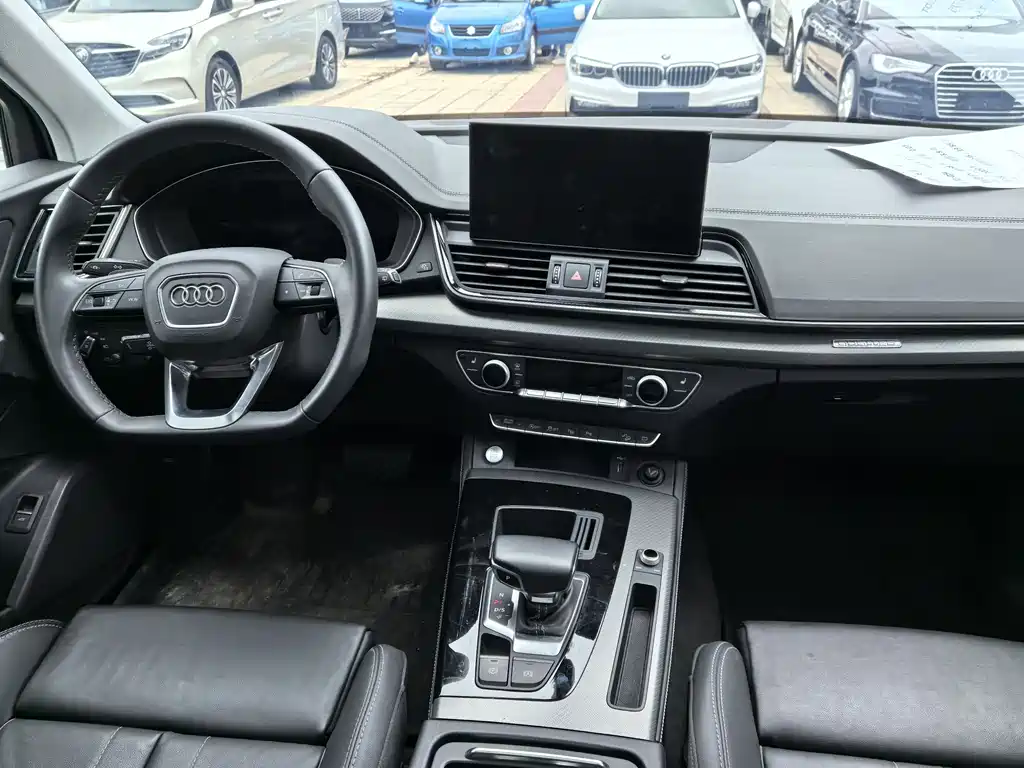 Audi Q5L 2022 — фото 13