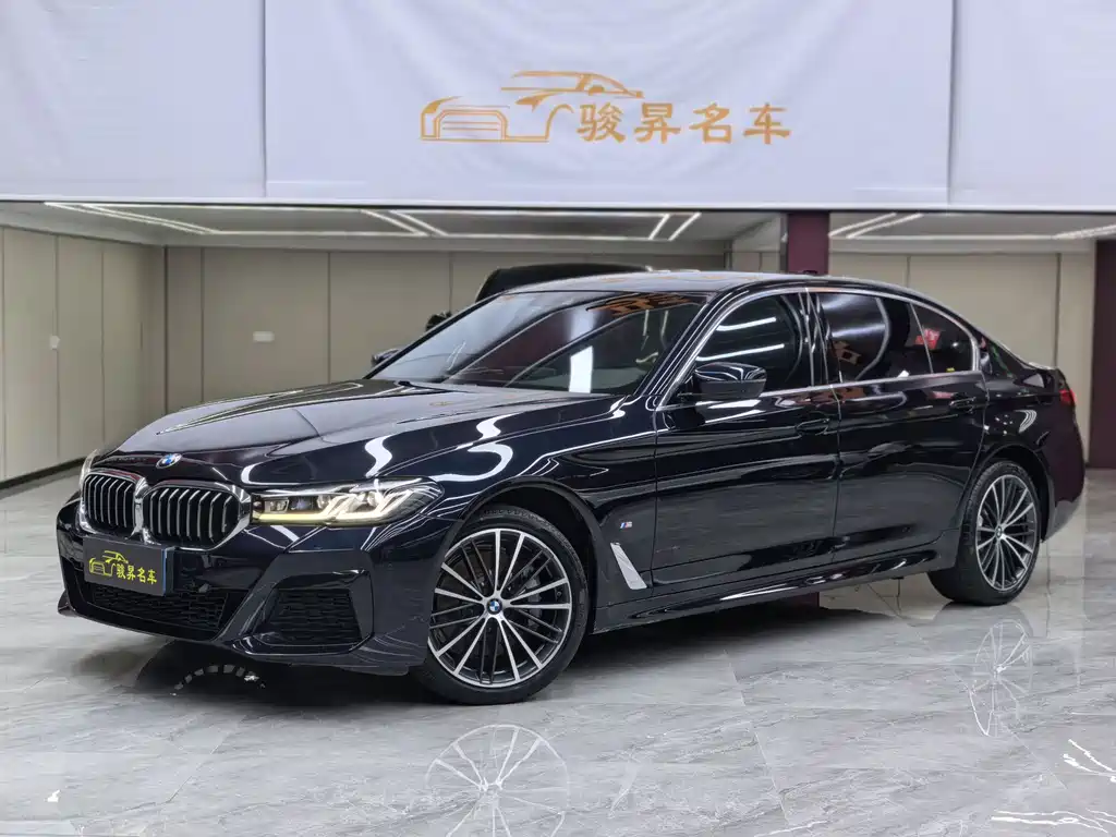 BMW 5 Series 2022 — фото 1