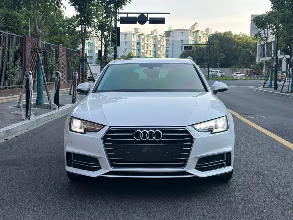 Audi A4L 2019