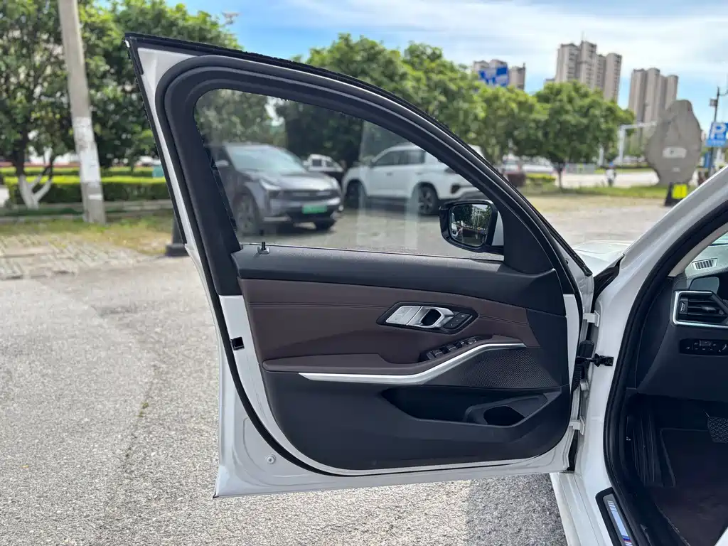 BMW 3 Series 2020 — фото 10