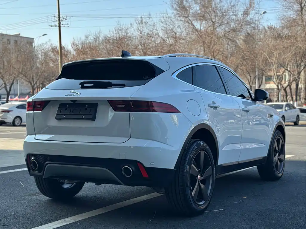 Jaguar E-PACE 2025 — фото 12