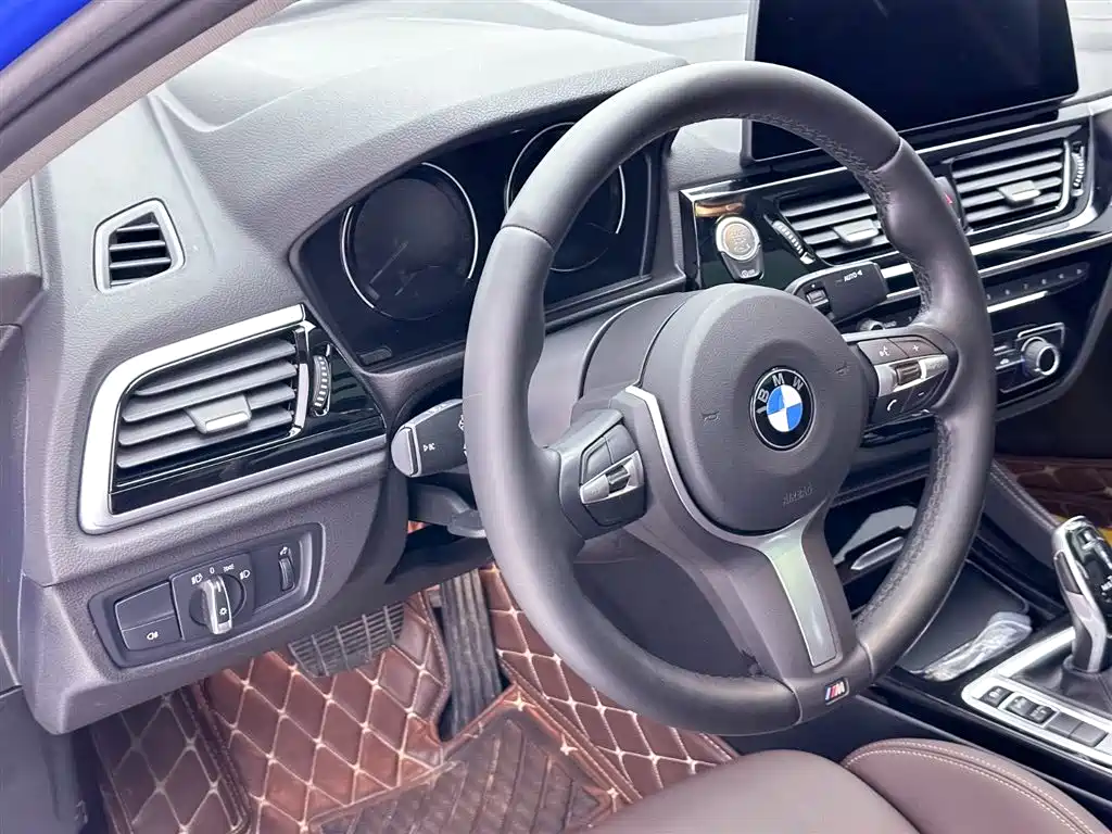 BMW 1 Series 2022 — фото 21