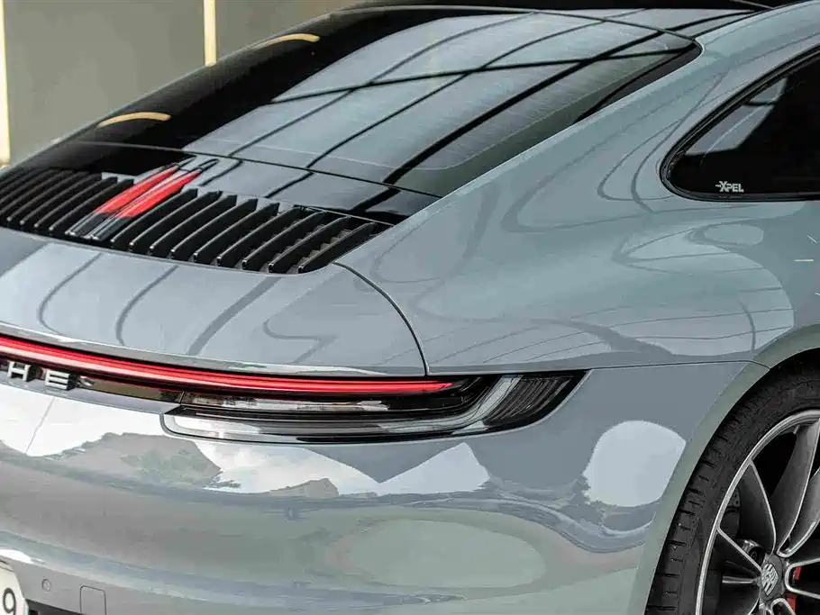 Porsche 911 2023