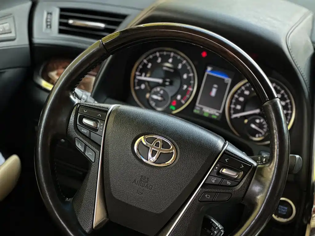 Toyota Alphard 2018 — фото 3