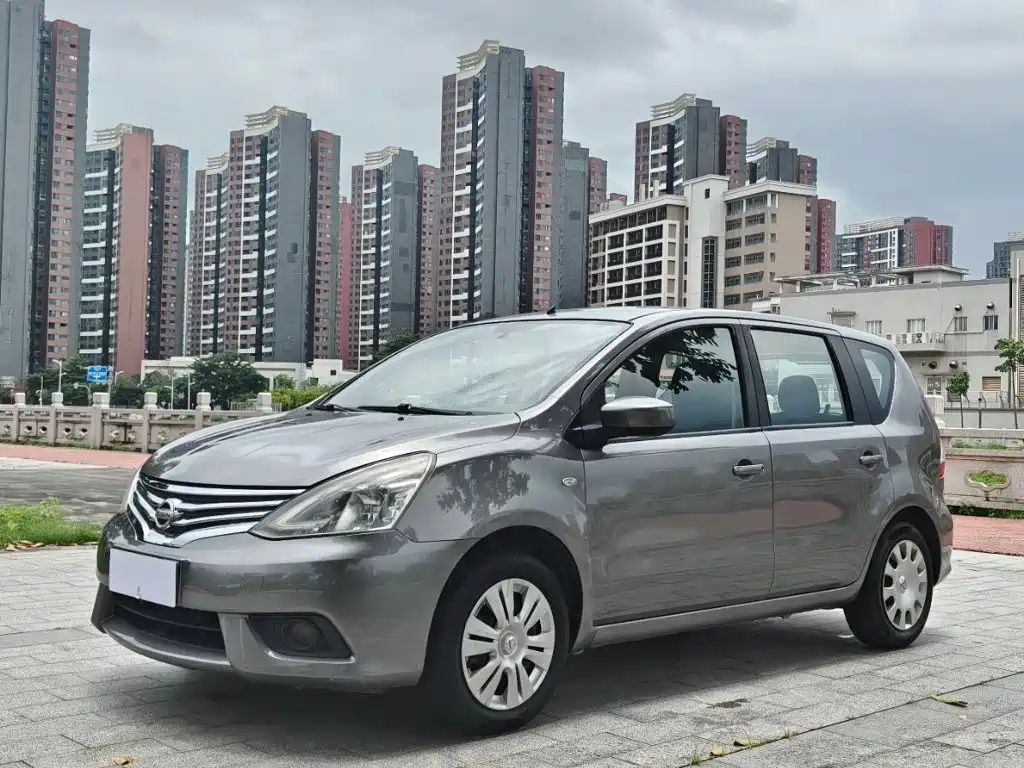 Nissan Livina 2014